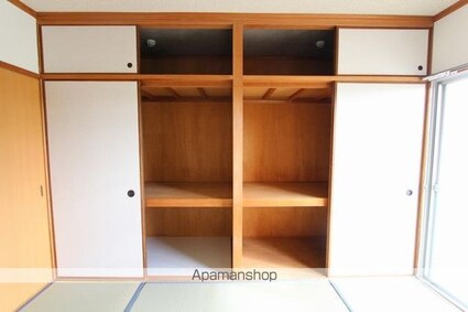 ヴィラ・アンソレイエ寺井町[2LDK/58.24m2]の収納