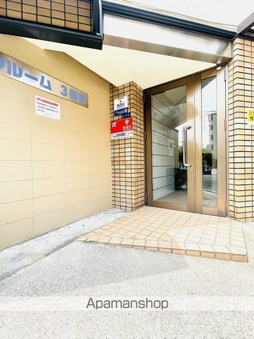 シルクルーム3番館の玄関写真