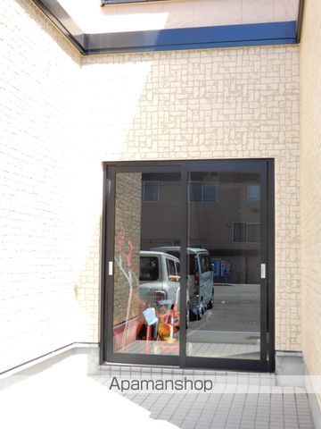 オランジュ元町の玄関写真