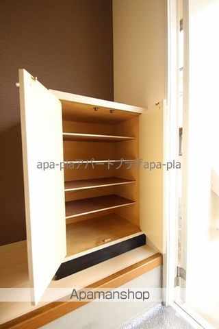 メゾネット三番館の内装写真