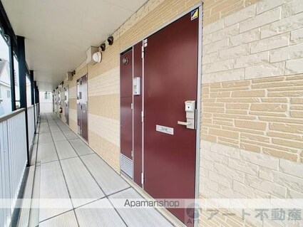 レオパレスラ　プランタン　Ⅱ[1K/19.87m2]のエントランス5