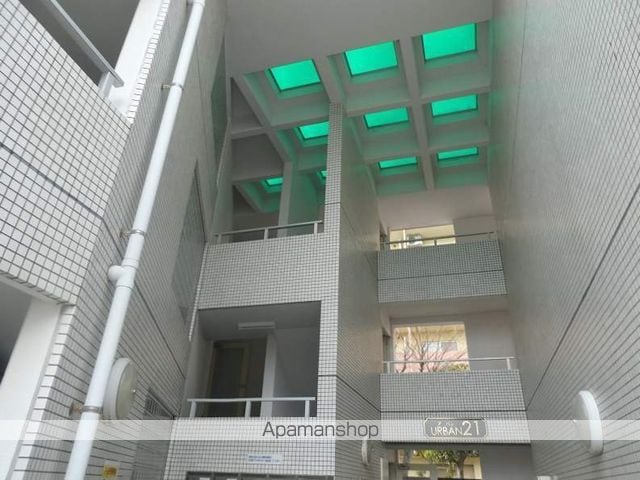 アーバン21の玄関写真