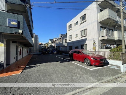 サン平和台[2K/39.32m2]の駐車場