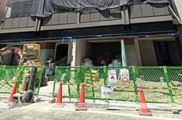 デュオフラッツ台東三ノ輪の玄関写真