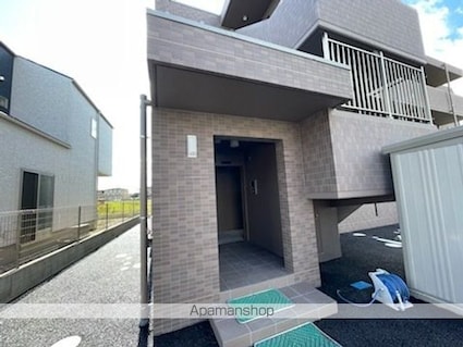 ＨＣプレジオ草津新浜[1LDK/40m2]のエントランス