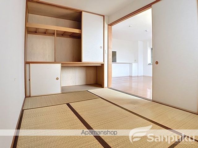 サーパス道後上市の内装写真