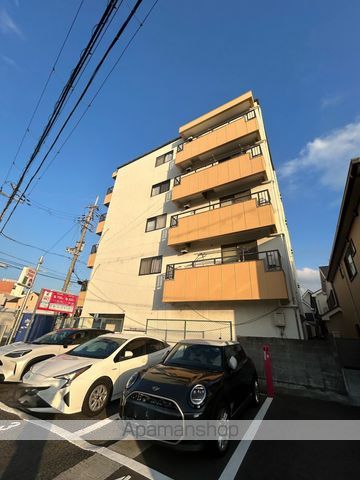 小松里マンションの外観写真