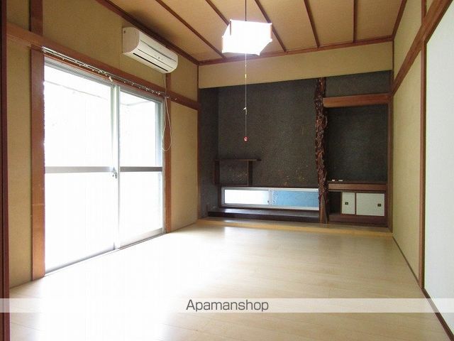 小林市 1階建 築53年の内装写真