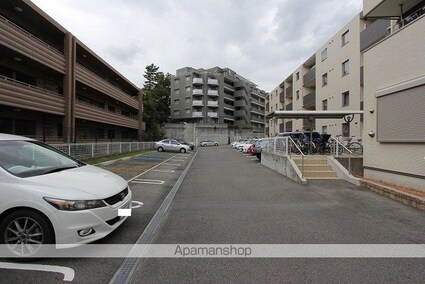 グリーンリーフ[2LDK/53.55m2]の駐車場1