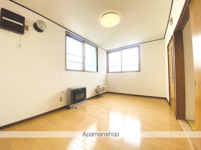 柏木町41番1棟2戸の内装写真