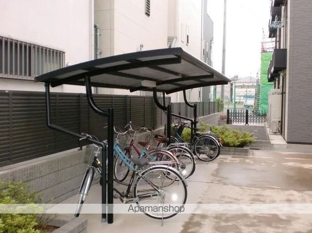 レオパレス橙の玄関写真