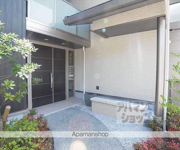 グリナージュ岩倉の玄関写真