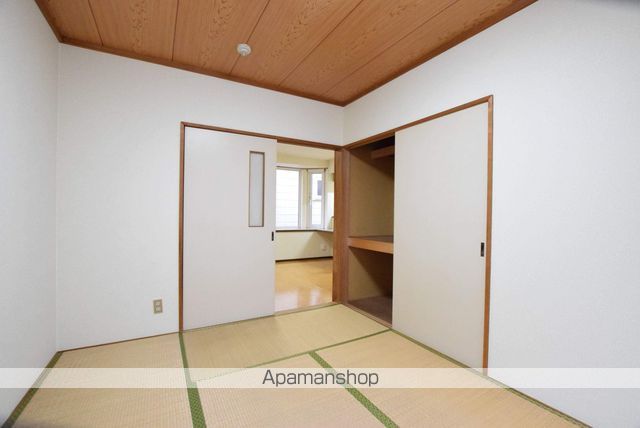 ロイヤルハイツ桑園の内装写真