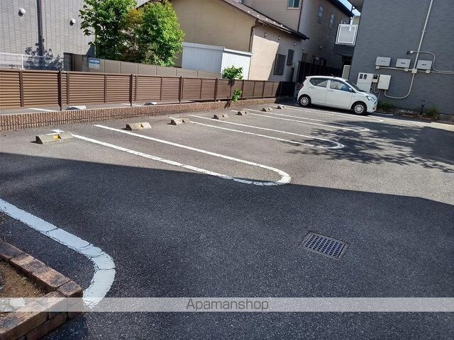 レオパレスローレル相生[1K/20.81m2]の駐車場