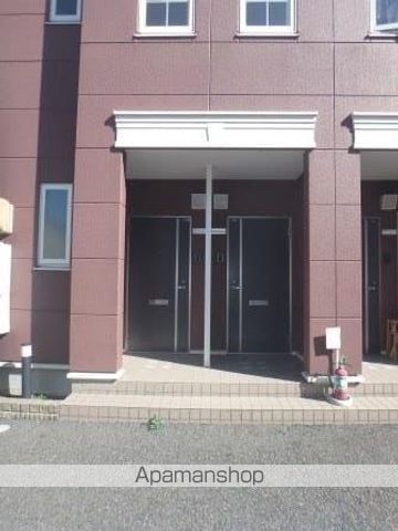 クレセントコートの玄関写真