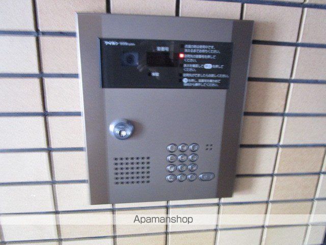 第8森宅建豊平ビルの玄関写真