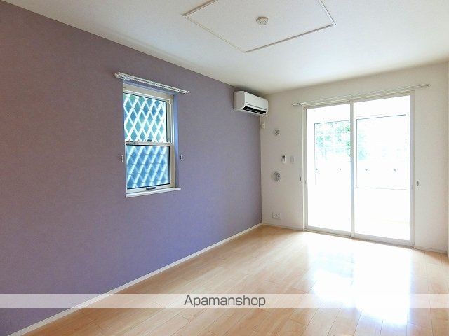 ハチマンの内装写真