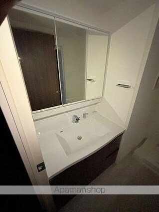 ロイヤルパークス仙台青葉通[3LDK/68.1m2]の洗面所