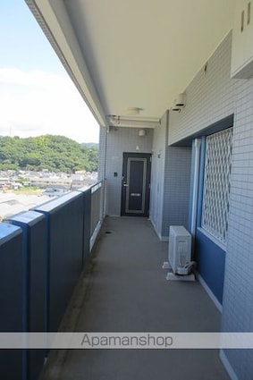 アズゥール[3LDK/70.39m2]の共用部1