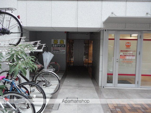 恩京アムールビルの玄関写真