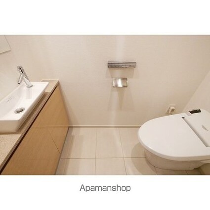 コンフォリア新宿イーストサイドタワー[1R/43.07m2]のトイレ