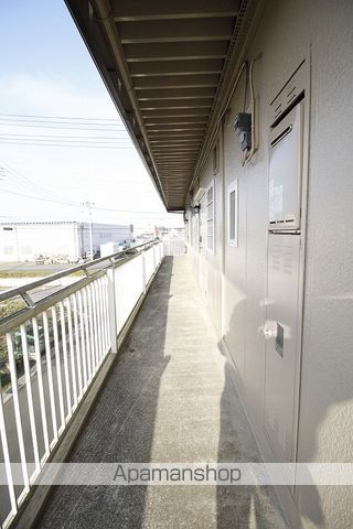 島原ハイツ A棟の玄関写真