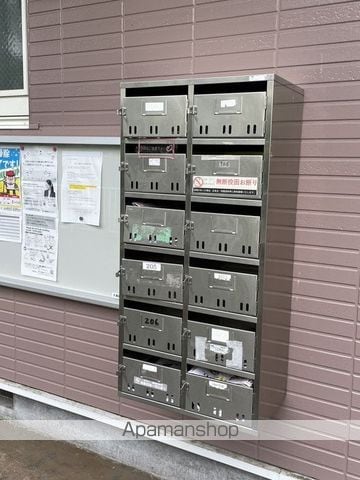 ニューシティ原里の玄関写真