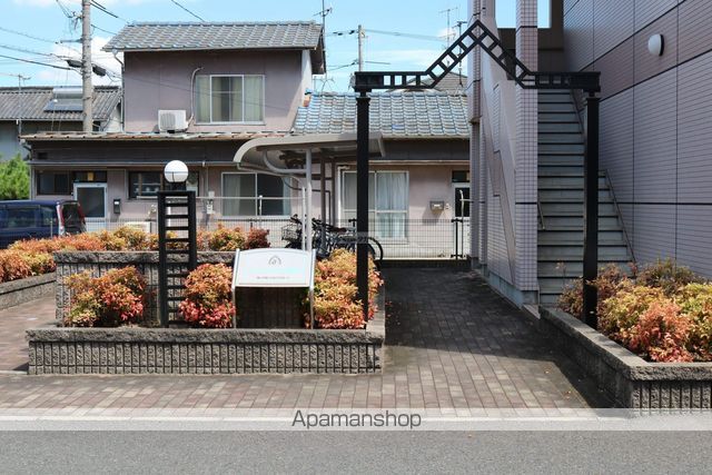 ガーデンハイム参番館の玄関写真