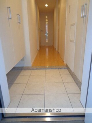 東京都府中市宮町１丁目[3LDK/65.76m2]の玄関