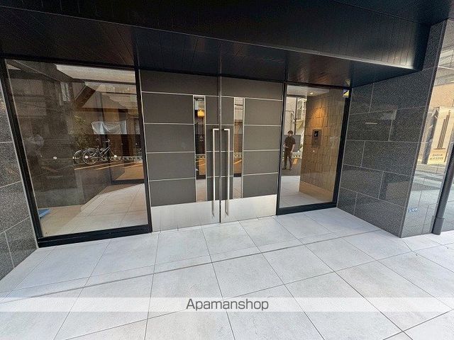 アドバンス大阪リーヴァの玄関写真