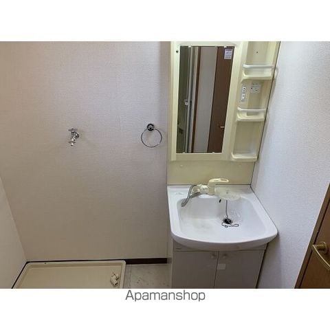サープラスリールの内装写真
