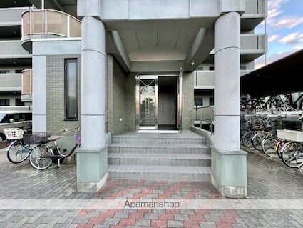 グランシャリオ草津[3LDK/65.23m2]のエントランス