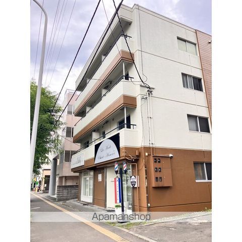 白栄ビル南郷の外観写真