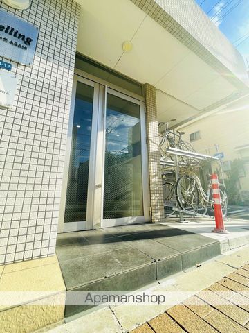 ドゥエリングASAHIの玄関写真