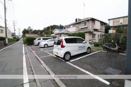 レオパレス箱根ヶ崎新宿坂[1K/19.87m2]の駐車場