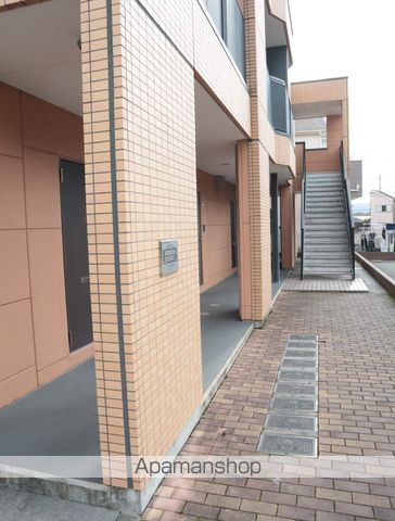 シャルマン桂の玄関写真