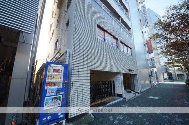 四谷フラワーマンションの外観写真