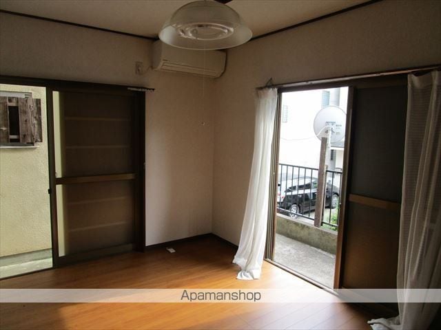 地下鉄烏丸線 鞍馬口駅 徒歩7分 2階建 築57年の内装写真