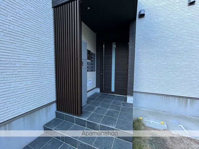 REGALEST−KLC香里園の玄関写真