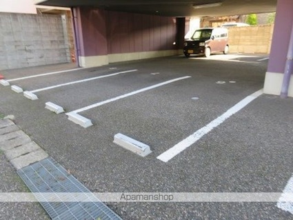 パフィオ[1K/21.06m2]の駐車場