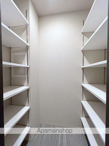 セイワパレスHOMMACHIHIGASHIの内装写真