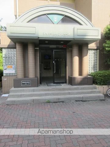 シャトー・レイクルイーズの玄関写真