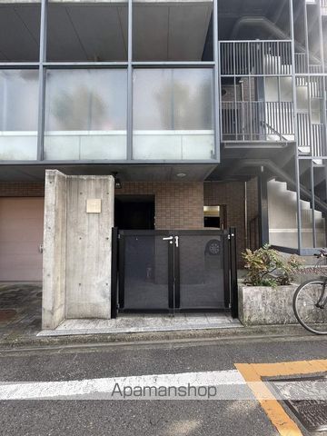 CASA F.R.の玄関写真