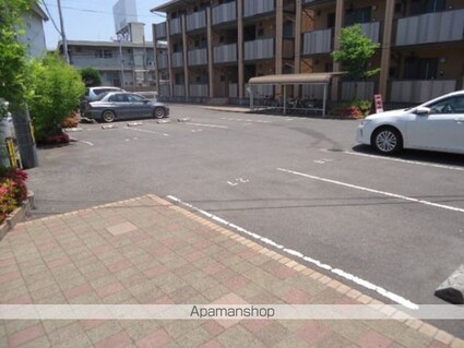 リファルジェント泉　Ｃ棟[1R/33.7m2]の駐車場