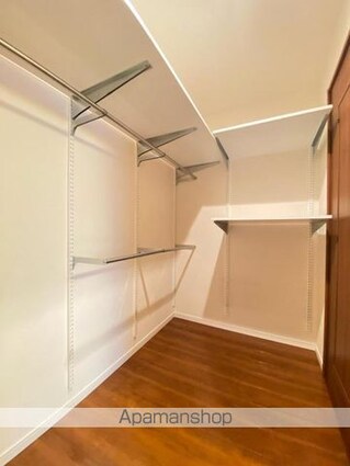 サーパス中央町弐番館[2LDK/73.89m2]の収納