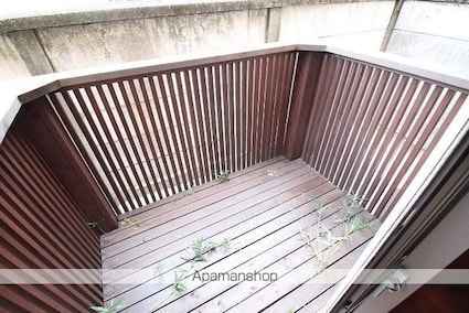 Ａｐａｒｔｍｅｎｔ　三鷹の森[1R/16.7m2]のバルコニー