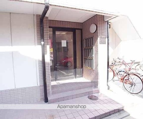 グランピア西陣の玄関写真
