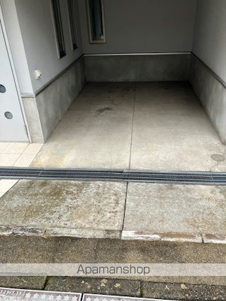 本町戸建[2SLDK/84.87m2]の駐車場