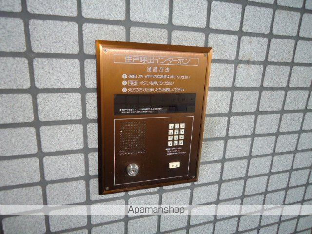 メゾンドジャパンの玄関写真