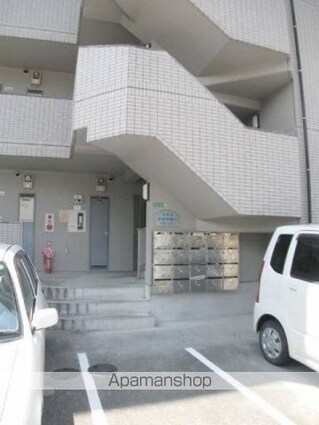 ファミール北代Ⅱ[1K/27.15m2]のエントランス3